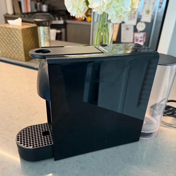 Nespresso x Breville - Essenza Mini Black Espresso Coffee Machine - Picture 6 of 11